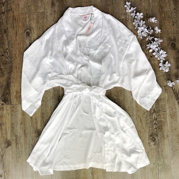 Victoria's Secret Satin White Bridal Kimono Robe - Picture 2 of 4